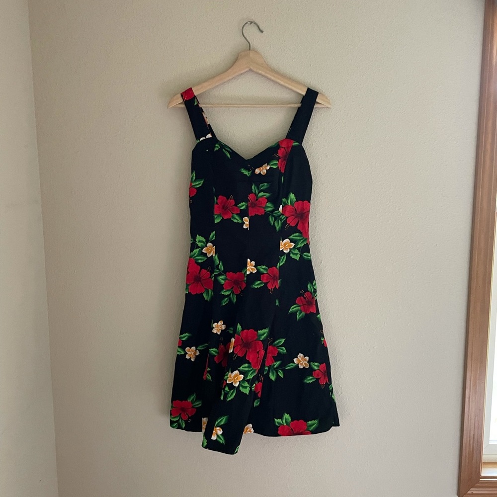Artisan Heart Neckline Hawaiian Dress